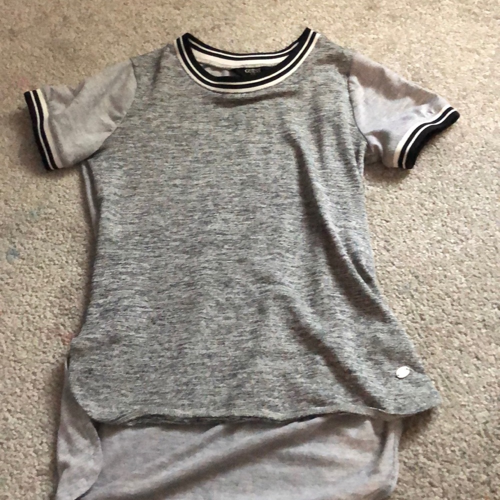 A guess t shirt